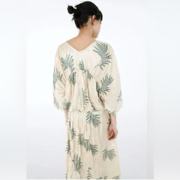 ZARA Wrinkled‎ Effect Printed Satin Maxi Dress in Ecru & Sage Green Size Medium - Picture 6 of 16